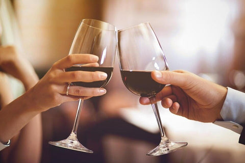 How To Hold A Wine Glass