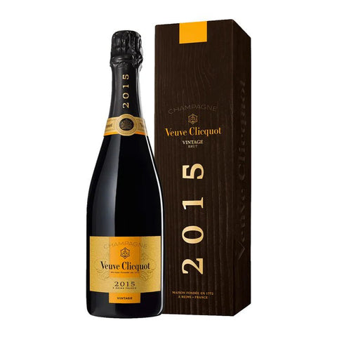 Veuve Clicquot Grand Vintage Blanc 2015 (Giftbox) 750ml - ChampagneBenchmark Wines
