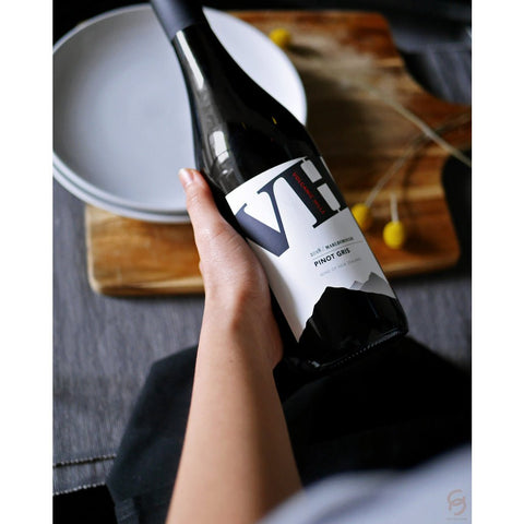 Volcanic Hills 2018 Pinot Gris - Benchmark WinesBenchmark Wines